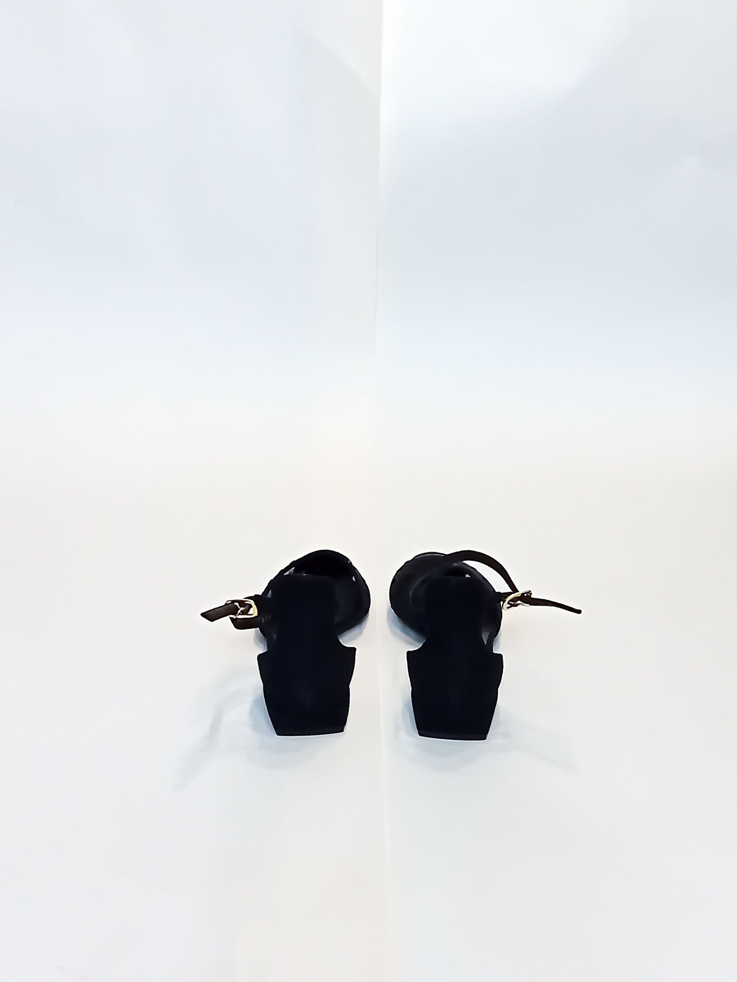 Intrend Black Cut-Out Pointed Toe Sandals (Size 39) - 1cm