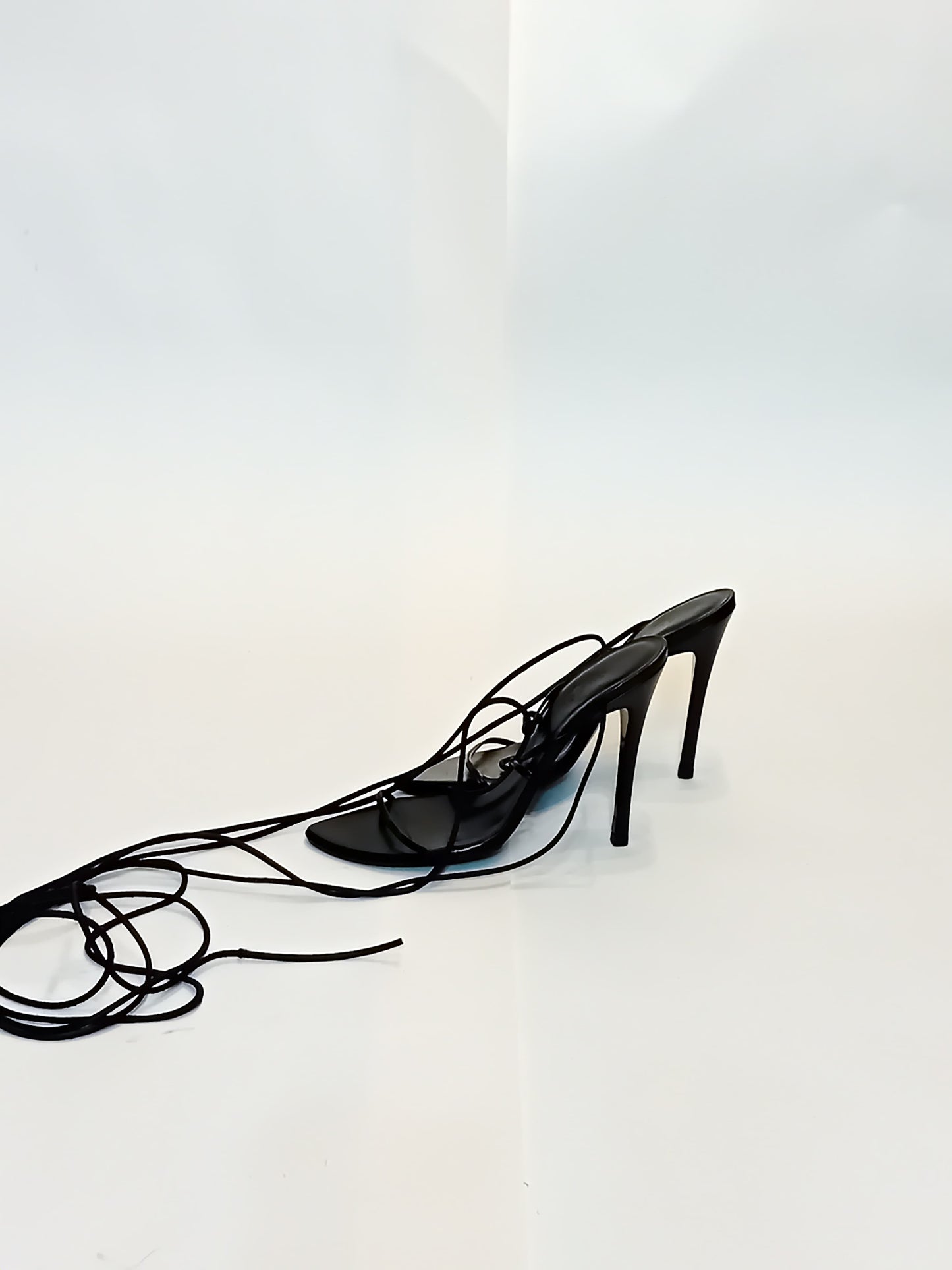 Gucci Strappy Heels - 37-12 cm-es méret
