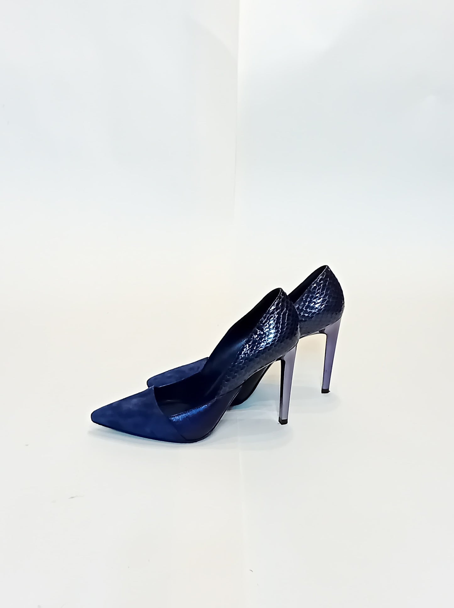 Max Mara texturált hegyes szivattyúk - Mérete 37,5 - 10,5 cm